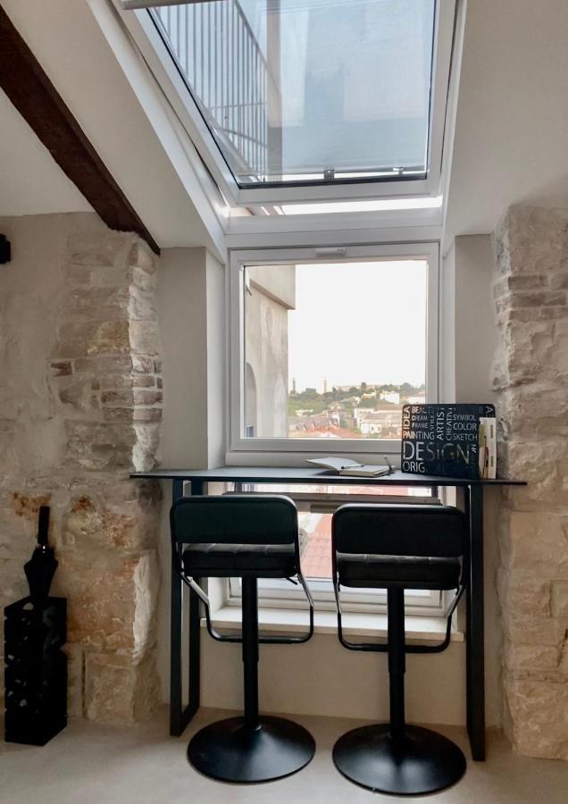 Appartamento Castropola Views With Private Parking Esterno foto