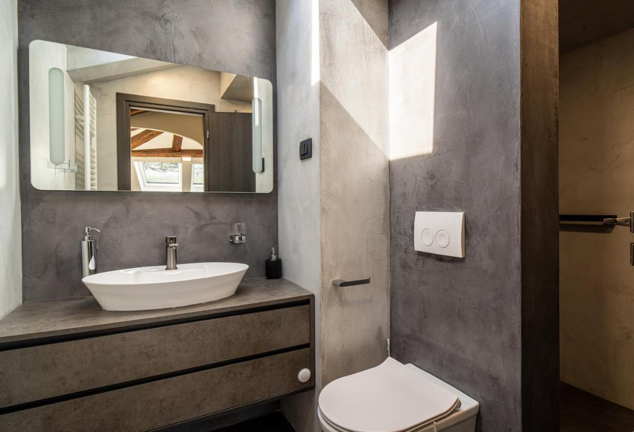 Appartamento Castropola Views With Private Parking Esterno foto