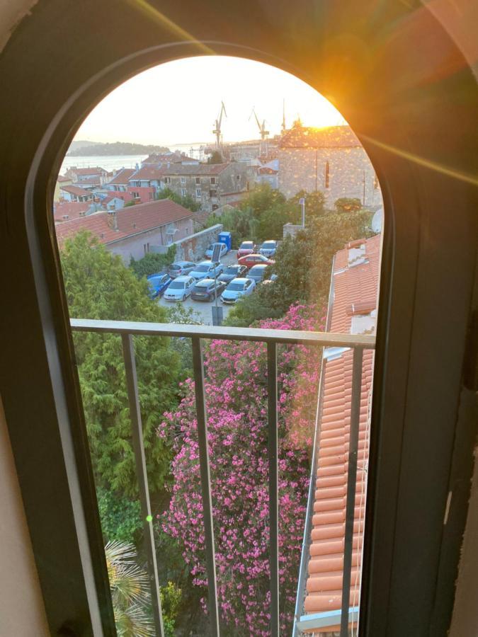Appartamento Castropola Views With Private Parking Esterno foto