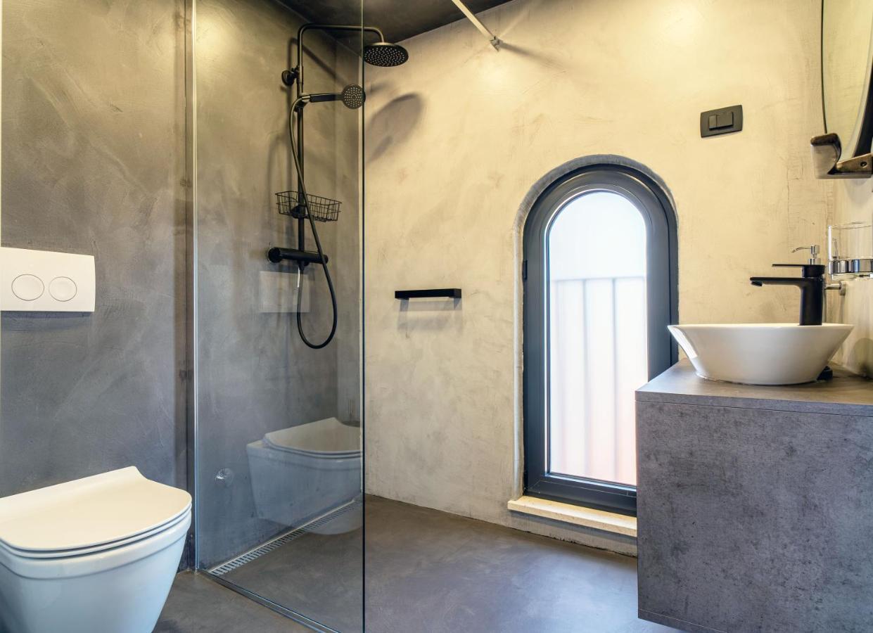 Appartamento Castropola Views With Private Parking Esterno foto