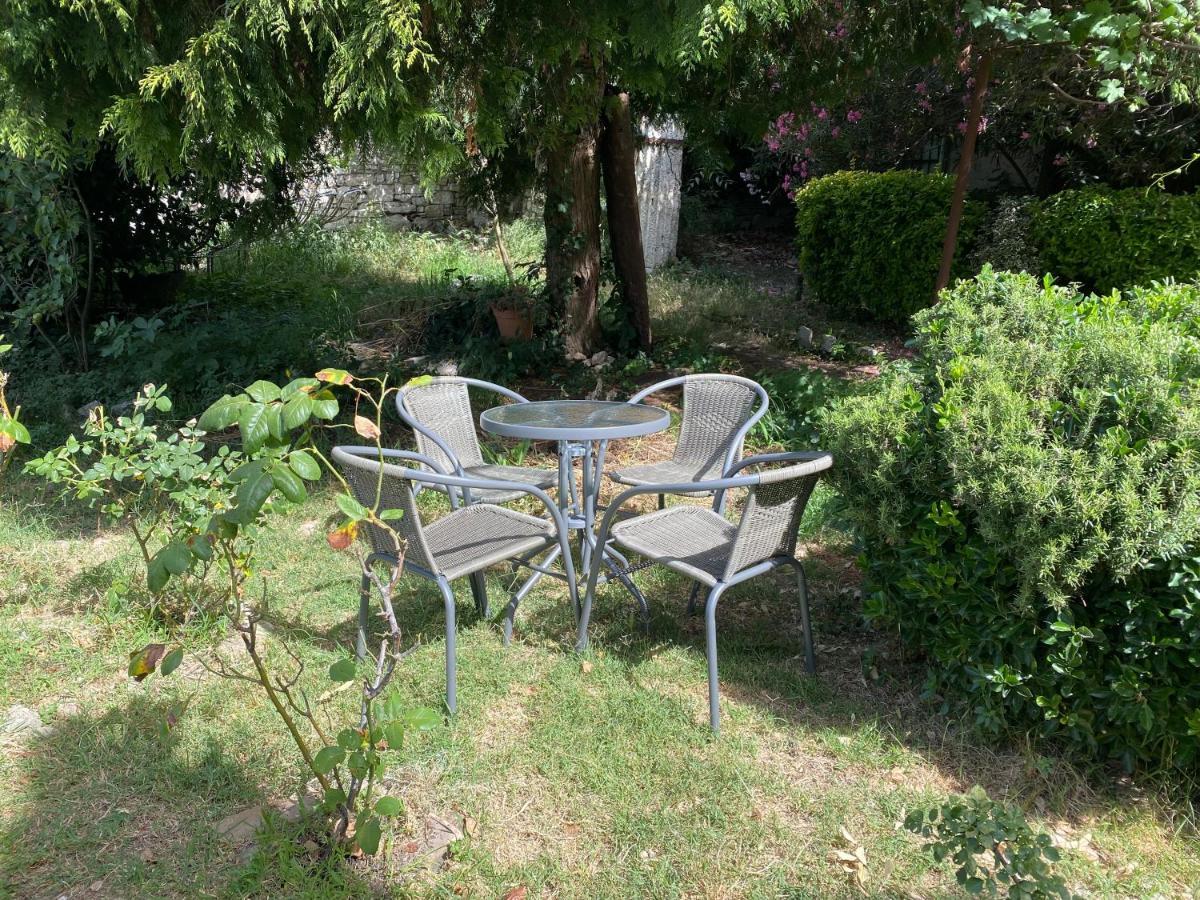 Appartamento Castropola Views With Private Parking Esterno foto